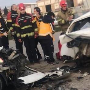 Bandırma'da 4 ara&ccedil;lı zincirleme kaza: 1 &ouml;l&uuml;, 1 yaralı