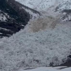 &Ccedil;ığ paniği: K&ouml;y halkı faciadan d&ouml;nd&uuml;