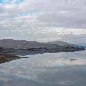 Doğuda tatilcilerin g&ouml;zdesi: Hazar G&ouml;l&uuml;&nbsp;