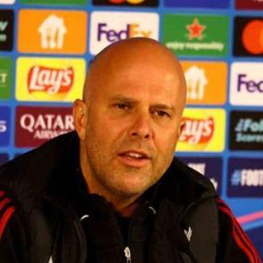 Galatasaray Arne Slot'un işine son verdirebilir!