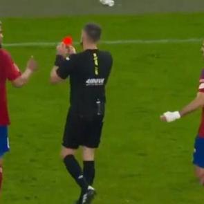 Galatasaray'ın eski yıldızı &ouml;fkesine yenik d&uuml;şt&uuml;! 90'da oyuna girip &ccedil;ılgına d&ouml;nd&uuml;