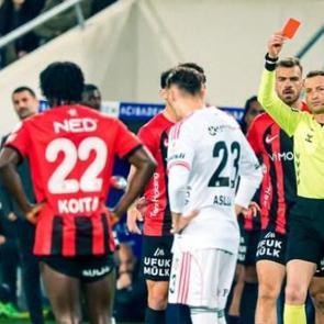 Gen&ccedil;lerbirliği'nden Beşiktaş ma&ccedil;ı i&ccedil;in a&ccedil;ıklama! 'Yasin Kol'u inceleyin'