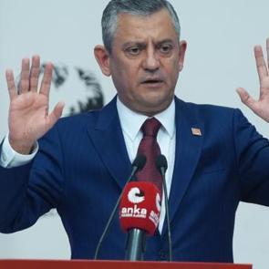 &Ouml;zg&uuml;r &Ouml;zel hakkında şok iddia! Yıkım kararlı ev milyonluk kazanca d&ouml;n&uuml;şt&uuml;