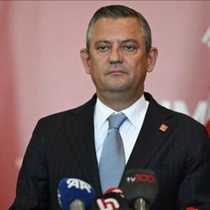 &Ouml;zg&uuml;r &Ouml;zel'in Erdoğan'a y&ouml;nelik skandal s&ouml;zlerine AK Partili isimlerden sert tepki!