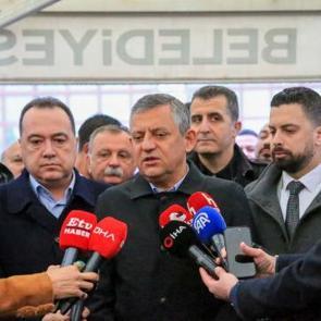 &Ouml;zg&uuml;r &Ouml;zel'den İran a&ccedil;ıklaması: T&uuml;rkiye i&ccedil;in tehdit