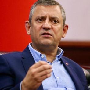 &Ouml;zg&uuml;r &Ouml;zel'den parti liderlerine bayram telefonu