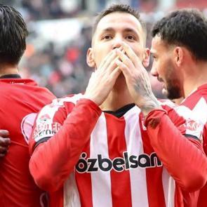 Rey Manaj'dan k&ouml;t&uuml; haber! Sivasspor duyurdu