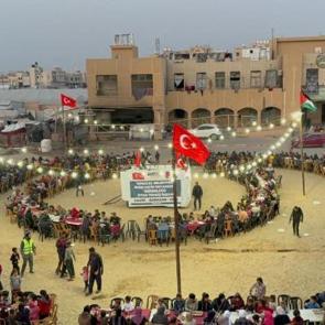 Ribat&rsquo;tan Gazze&rsquo;de 50 bin kişilik iftar