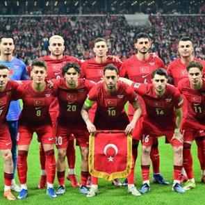 D&uuml;nya devi milli yıldıza hayran kaldı! S&uuml;per Lig'den Avrupa'ya gidebilir