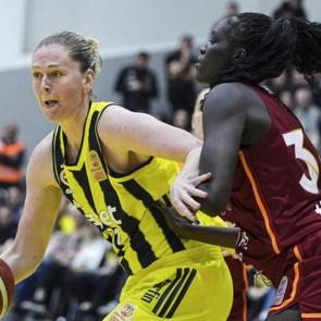 Fenerbah&ccedil;e Opet final serisinin ilk ma&ccedil;ında Galatasaray &Ccedil;ağdaş Faktoring'i farklı ge&ccedil;ti!