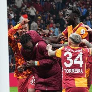 Galatasaray'da bir devir sona eriyor! Yıldız futbolcu oynamak istediği takımı a&ccedil;ıkladı