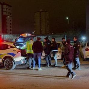 İki s&uuml;r&uuml;c&uuml;n&uuml;n yarım saat arayla yaptığı kural ihlaline 920 bin TL ceza 