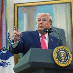 'İran &ccedil;ok b&uuml;y&uuml;k bir hediye verdi' demişti! Trump o hediyeyi a&ccedil;ıkladı