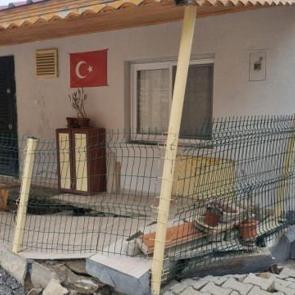 Mersin'de heyelan: Evler zarar g&ouml;rd&uuml;, b&ouml;lgeye giriş yasaklandı!