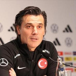 Vincenzo Montella'dan Kosova finali &ouml;ncesi s&uuml;rpriz taktik! İspanya ma&ccedil;ına b&ouml;yle &ccedil;ıkmıştık