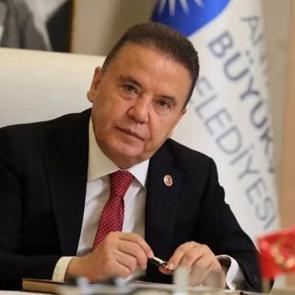 Muhittin B&ouml;cek'in 2 şof&ouml;r&uuml; g&ouml;zaltına alındı