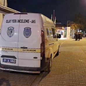 Adana'da selamlaşma sonrası silahlı kavga: 1 &ouml;l&uuml;, 1 ağır yaralı 