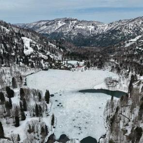 3 aydır kapalıydı! 1550 metredeki doğa harikası Bor&ccedil;ka Karag&ouml;l Tabiat Parkı a&ccedil;ıldı