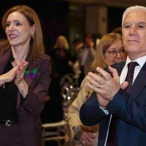 Mustafa Bozbey ilk eşinden boşanıp g&uuml;venlik&ccedil;inin eşiyle evlenmiş: Kızı sitem etti