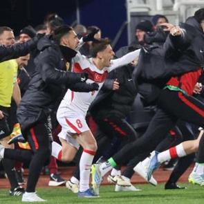 A Milli Takım'dan &uuml;st &uuml;ste paylaşımlar! 'Yer g&ouml;k inlesin'