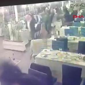 Adana'da restoranda &ouml;l&uuml;ml&uuml; silahlı kavganın g&ouml;r&uuml;nt&uuml;leri ortaya &ccedil;ıktı