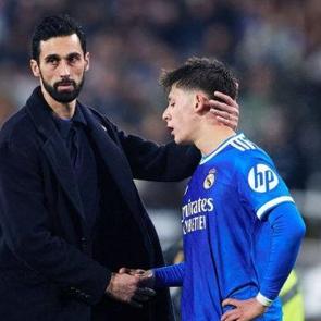 Alvaro Arbeloa'ya b&uuml;y&uuml;k şok! Arda G&uuml;ler tercihi başını yaktı