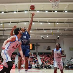 Anadolu Efes Aliağa Petkim'i farklı ge&ccedil;ti!