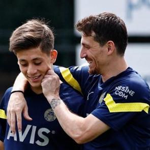 Arda G&uuml;ler'den Mert Hakan Yandaş paylaşımı!