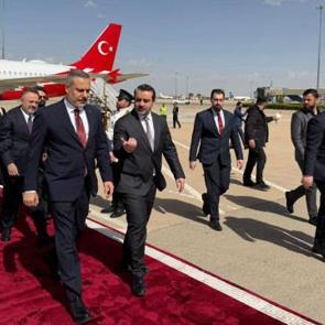 Suriye'de &ouml;nemli zirve: Fidan, Şara ve Zelenskiy ile bir araya geldi
