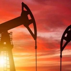 Brent petrol&uuml;n varili 96,43 dolardan işlem g&ouml;r&uuml;yor