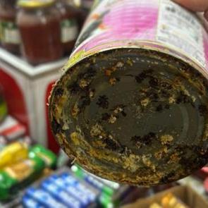 CİMER şikayeti sonrası bir markete baskın! Bozulmuş &uuml;r&uuml;nleri vatandaşa yedireceklerdi