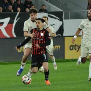 &Ccedil;orum FK'ye seyircisi &ouml;n&uuml;nde Bandırma şoku! 7 ma&ccedil;lık galibiyet serisi bitti