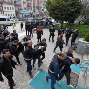 &Ccedil;orum merkezli 5 ilde "Miami su&ccedil; &ouml;rg&uuml;t&uuml;" operasyonu! 21 ş&uuml;pheli tutuklandı