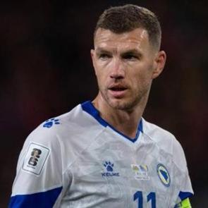 Edin Dzeko'dan İtalyanları kızdıracak s&ouml;zler: Korkuyorlarsa sorun var