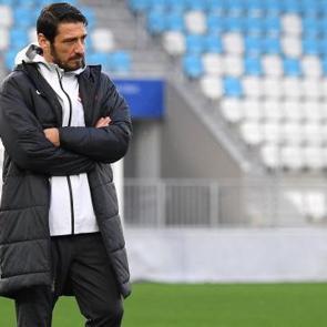 Egemen Korkmaz, ma&ccedil; esnasında yere yığıldı! Hırvatistan'da hastaneye kaldırıldı