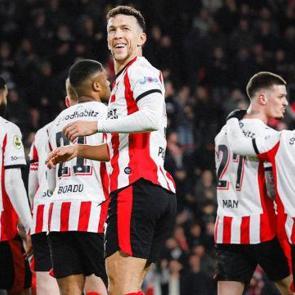 Ezeli rakip puan kaybetti! Nisanda şampiyon oldular