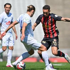 Fatih Karag&uuml;mr&uuml;k'ten S&uuml;per Lig'de tutunma adına hayati 3 puan!