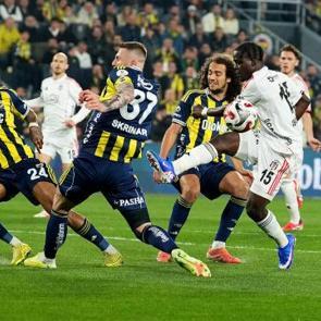Fenerbah&ccedil;e 7 ma&ccedil; sonra bir ilki başardı