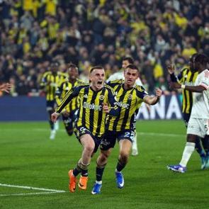 Fenerbah&ccedil;e zirveye 1 puan uzaklıkta
