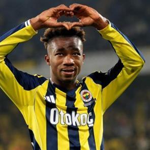 Fenerbah&ccedil;e&rsquo;de transfer alarmı! Fransız devi kapıda: İşte konuşulan rakam