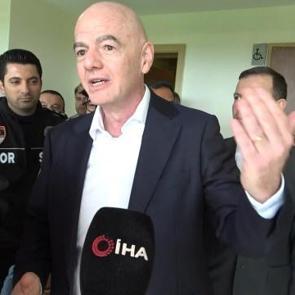 FIFA Başkanı Infantino, İran Milli Takımı ile g&ouml;r&uuml;şt&uuml;