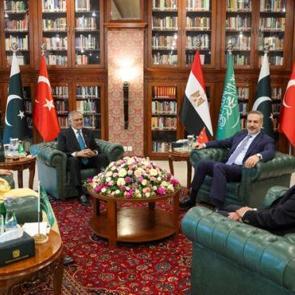 İran direniyor, İsrail Filistin&rsquo;i yutuyor, Trump yalan s&ouml;yl&uuml;yor, CHP&rsquo;de foseptik patlıyor