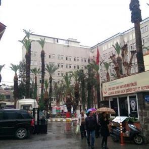 İzmir'de kahreden olay: Anne ve oğlu bir g&uuml;n arayla aynı rahatsızlıktan &ouml;ld&uuml;!