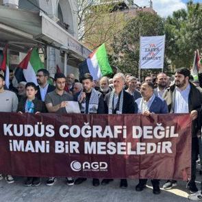 İzmir&rsquo;den Filistin ve L&uuml;bnan i&ccedil;in g&uuml;&ccedil;l&uuml; ses: Direniş hattı asla &ccedil;&ouml;kmeyecek