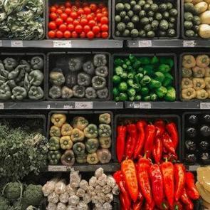 Zincir marketlerde fiyat skandalı! Tarlada 50, rafta 250 TL: Bakanlık d&uuml;ğmeye bastı