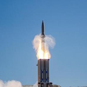 Japonya&rsquo;dan f&uuml;ze hamlesi: Asya&rsquo;da f&uuml;ze yarışı kızışıyor