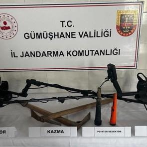 G&uuml;m&uuml;şhane&rsquo;de define avcılarına jandarma darbesi: Su&ccedil;&uuml;st&uuml; yakalandılar!