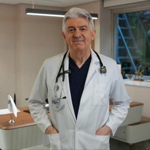 Kalp masajında ilk dakikalar kritik: Uzmanlardan doğru m&uuml;dahale uyarısı