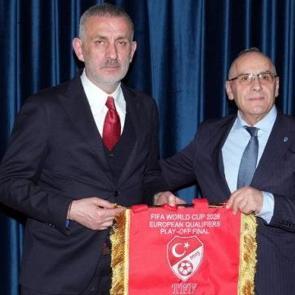 Kosova - T&uuml;rkiye ma&ccedil;ı &ouml;ncesi dostluk yemeği d&uuml;zenlendi