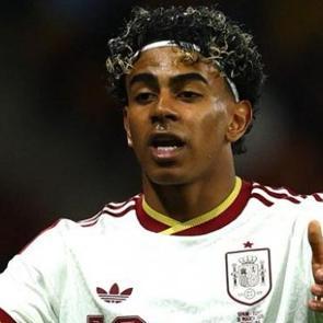 Lamine Yamal &ldquo;Ben M&uuml;sl&uuml;manım&rdquo; dedi ve İspanyolların skandal tezah&uuml;ratına sert &ccedil;ıktı